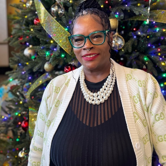 3 strand pearl necklace set - Picture 7 of 7